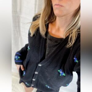 Liz Claiborne vintage cardigan sweater Black floral BLUE Woman’s Petite Small PS